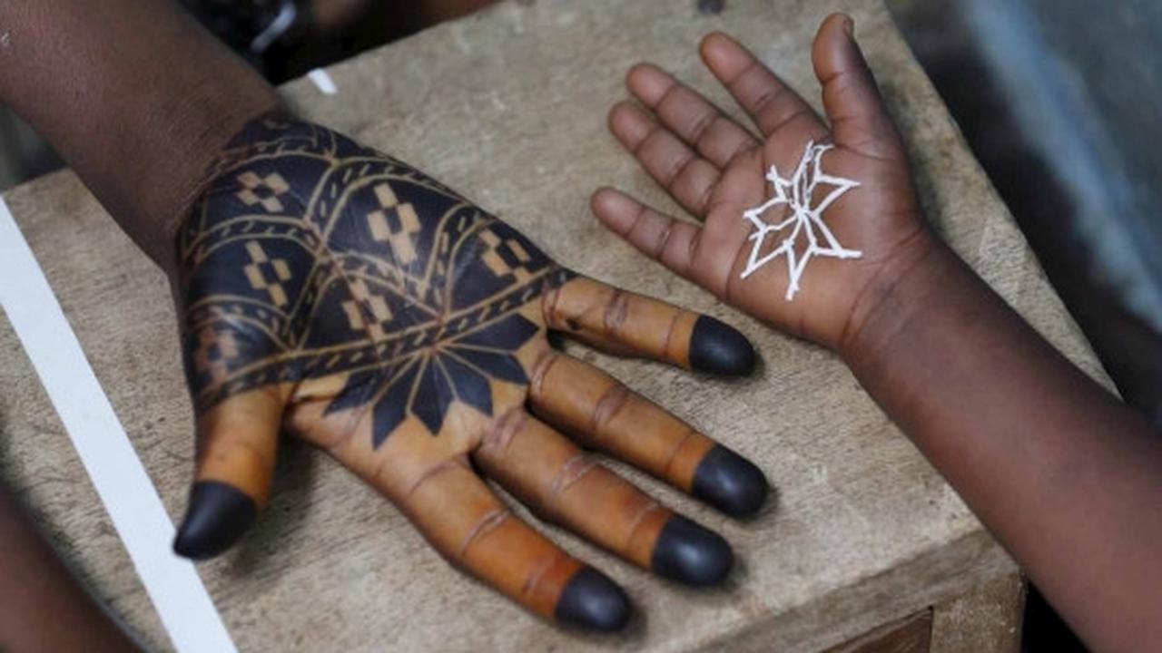 Tradisi wanita Pantai Gading rayakan Idul Adha dengan tato henna