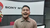 Penyanyi Farrel Hilal di kawasan Cilandak Jakarta Selatan, Kamis (7/3/2024) saat bergabung dengan Sony Music Entertainment Indonesia. (Dok. via M. Altaf Jauhar)