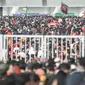 Kepadatan suporter Persija atau The Jakmania saat menghadiri Grand Launching Jakarta International Stadium (JIS), Papanggo, Jakarta Utara, Minggu (24/7/2022). (merdeka.com/Iqbal S. Nugroho)