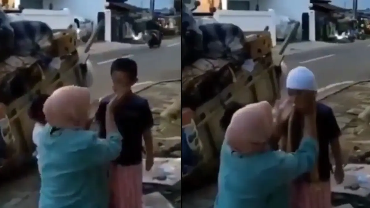 Kisah Pemulung Mempersiapkan Putranya Salat ke Masjid Ini Bikin Haru