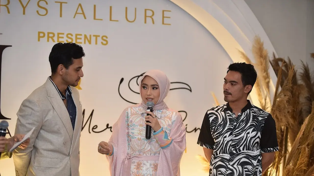 Viena Mutia berkolaborasi dengan selebriti tanah air ini menggandeng presenter TV dan MC Rory Asyari.