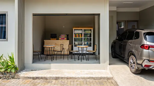 Desain Rumah Minimalis Desa dengan Garasi Multifungsi Jadi Tempat Usaha Kecil (AI)