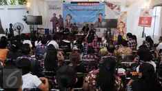  Suasana workshop di Rumah Lembang, Jakarta, Jumat (13/1). Relawan pendukung pasangan calon gubernur DKI Jakarta nomer 2 Ahok-Djarot mengadakan kegiatan workshop dan nonton bareng debat KPUD untuk Cagub Cawagub Jakarta. (Liputan6.com/Gempur M Surya)