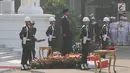 Presiden Joko Widodo menjadi Inpsektur Upacara Prasetya Perwira (Praspa) TNI dan Polri angkatan 2019 di Istana Merdeka, Kamis (16/7/2019). Ada 781 calon perwira diantaranya, 259 Akademi Militer, 117 perwira Angkatan Laut, 99 perwira Angkatan Udara dan perwira Akpol. (Liputan6.com/Angga Yuniar)