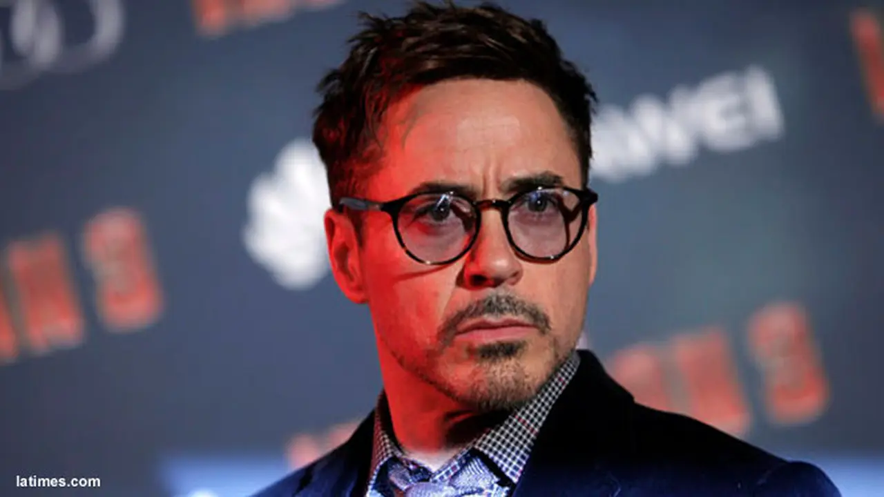 robert-downey-jr.-130501b.jpg