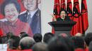 Ketua Umum PDIP Megawati Soekarnoputri memberikan sambutan saat pembukaan sekolah calon kepala daerah PDI Perjuangan di kantor DPP PDIP, Jakarta, Minggu (28/6/2015). (Liputan6.com/Yoppy Renato)