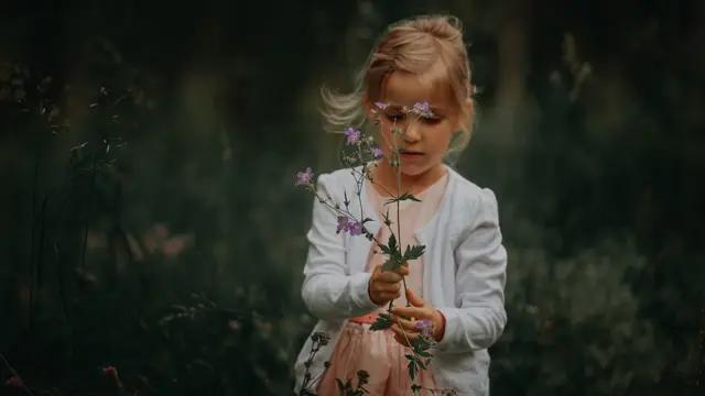 Ilustrasi anak perempuan