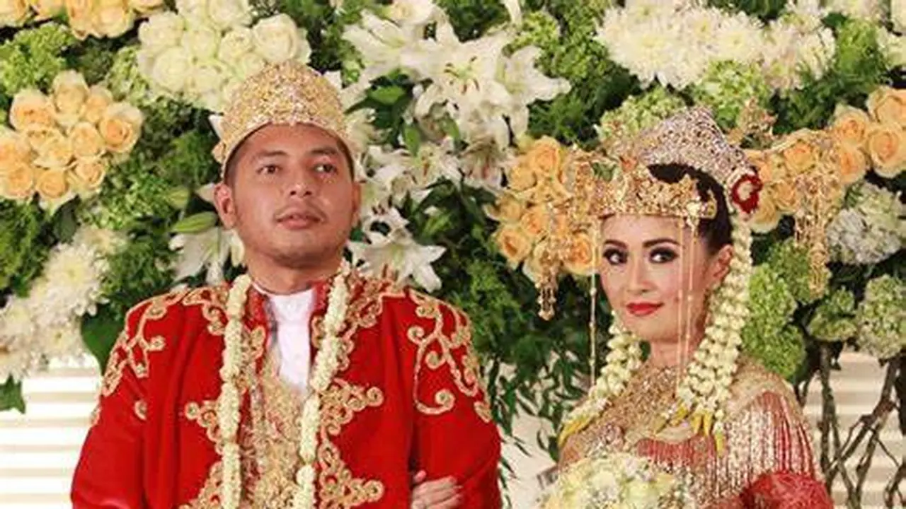 Potret 6 Pasangan Artis Menikah Pakai Baju Adat Betawi, Bikin Pangling