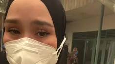 Zaskia Adya Mecca Tak Kuasa Menahan Tangis saat Bantu Padamkan Karhutla