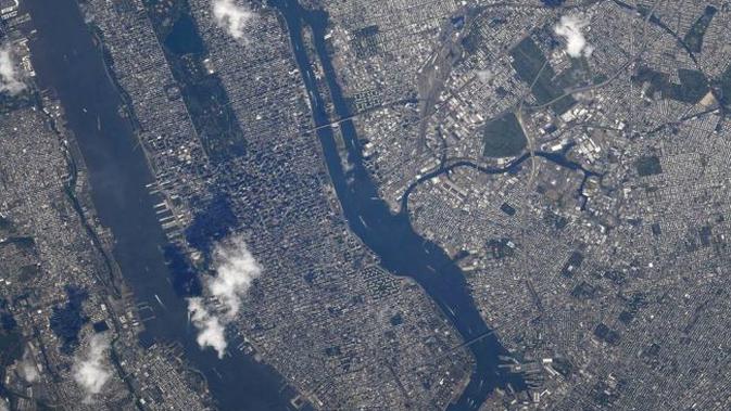 Penampakan Manhattan 19 Agustus 2019 yang diposting dalam rangka peringatan tragedi 9/11 ke-18. (Christina Koch/NASA)