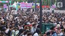 Pengunjung memadati area event KapanLagi Buka Bareng BRI Festival 2025 yang digelar di Plaza Parkir Timur Gelora Bung Karno, Senayan, Jakarta, Minggu (16/3/2025). (Liputan6.com/Angga Yuniar)