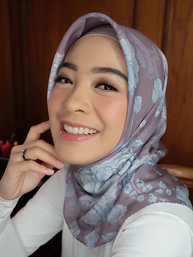 6 Potret Terbaru Dian Ayu saat Kenakan Hijab, Makin Cantik