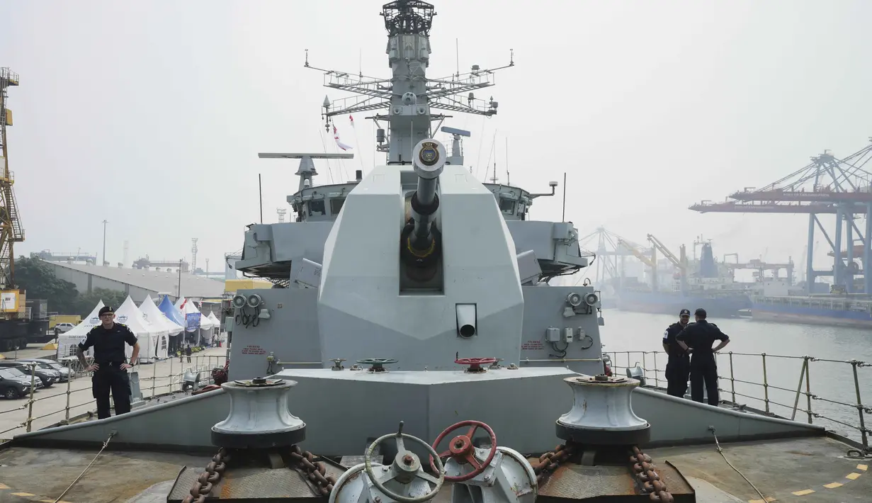 HMS Richmond akan berada di Jakarta hingga 1 Juli 2025. (AP/Tatan Syuflana)