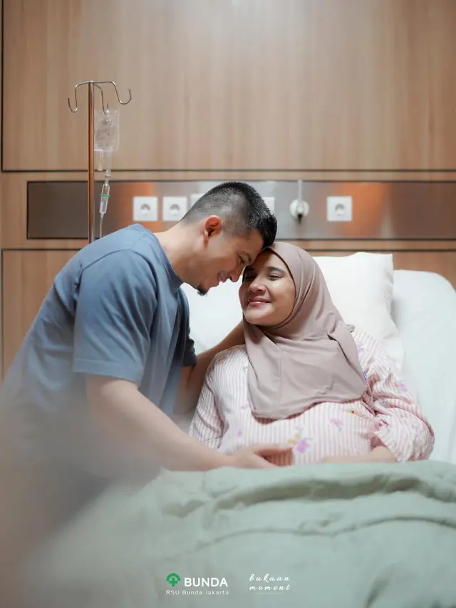 6 Potret Zaskia Sungkar Melahirkan Anak Kedua, Nagita Slavina Langsung Menjenguk