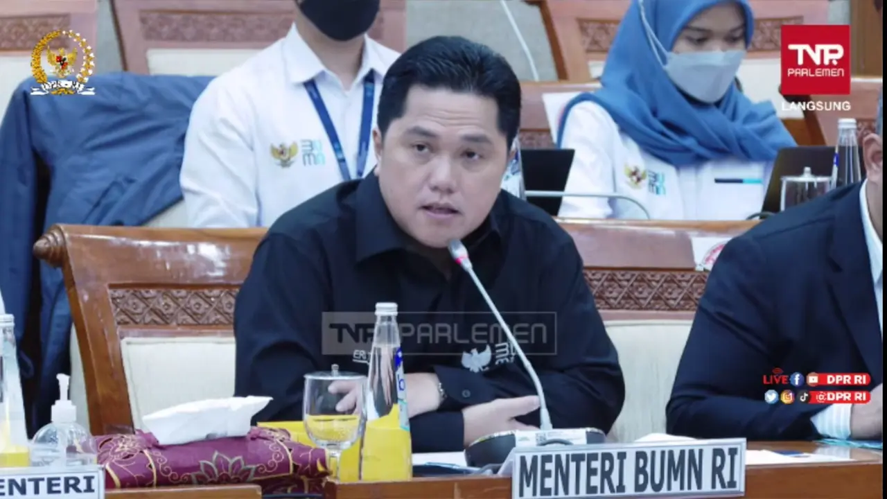 Menteri BUMN Erick Thohir dalam Rapat Kerja dengan Komisi VI DPR RI, Senin (5/12/2022).