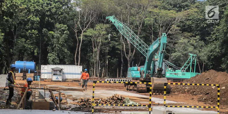 Memantau Proyek Pembangunan MRT Fase II di Taman Monas