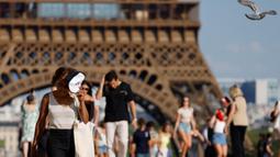 Otoritas Prancis menetapkan Paris dalam siaga merah untuk menghadapi cuaca panas yang ekstrem. (Ludovic MARIN/AFP)