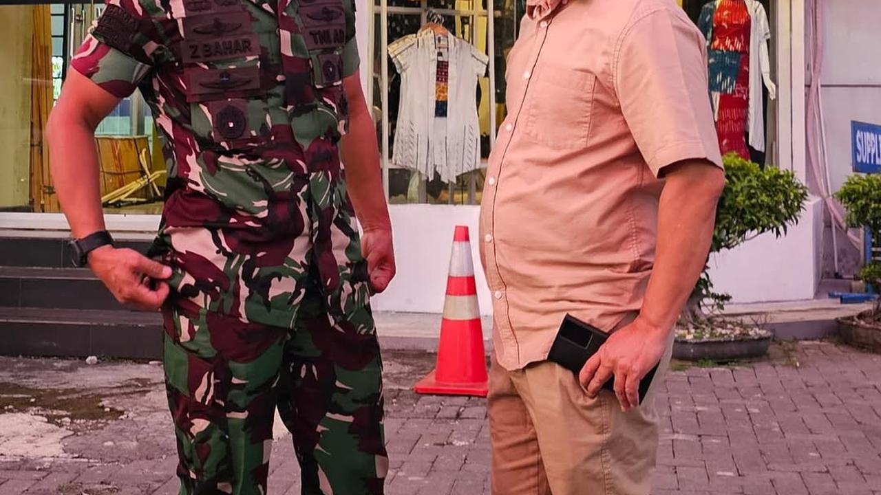 Potret Kangen-kangenan Brigjen TNI dengan Kakaknya Jenderal Polisi
