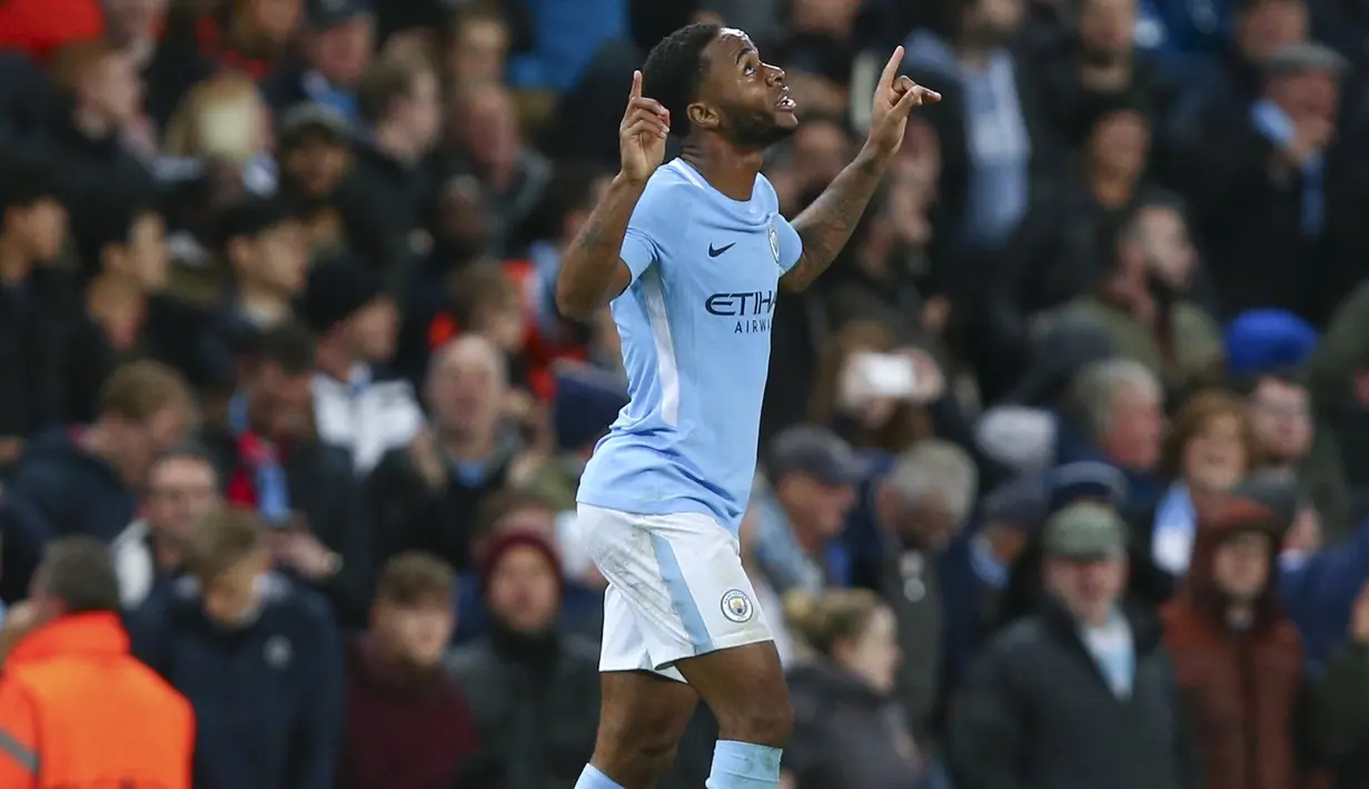 Ekspresi pemain Manchester City, Raheem Sterling usai membobol gawang Feyenord pada laga group F Liga Champions di Etihad Stadium, Manchester, (21/11/2017). City menang 1-0. (AP/Dave Thompson)
