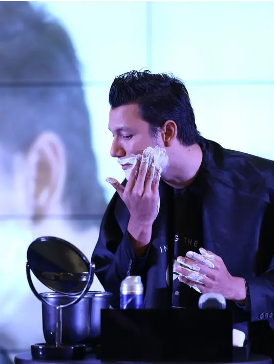 Diakuinya sang istri lebih suka penampilannya yang bersih, Christian Sugiono  kerap mencukur habis brewoknya. (Galih W. Satria/Bintang.com)