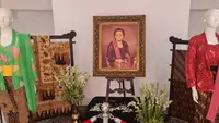 Kebaya Ibu Tien Soeharto dipamerkan saat Hari Kebaya Nasional 2024 pada 24 Juli 2024. (Dok: Kowani)