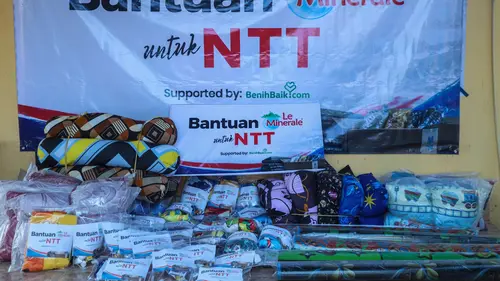 Le Minerale Bersama Benih Baik Salurkan Obat dan Kebutuhan Dasar untuk Warga NTT