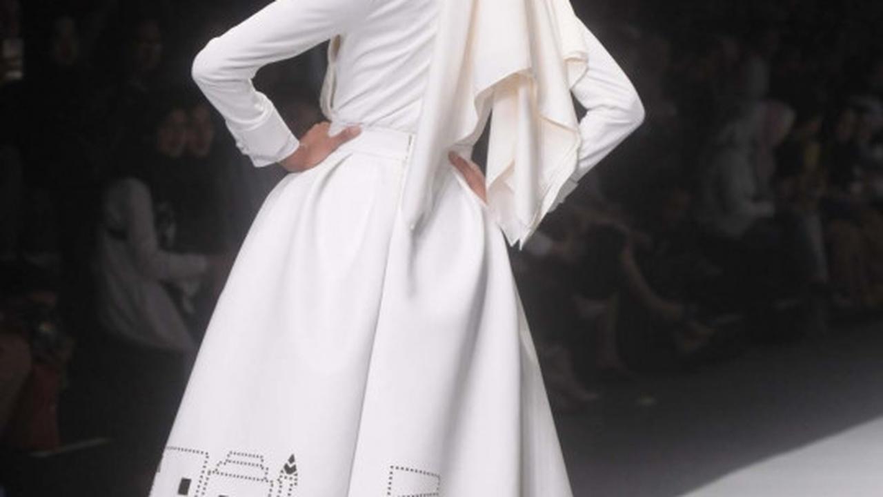Keanggunan busana muslim cantik karya desainer ternama di JFW 2016