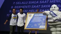 Rio Haryanto mengajak generasi muda peduli tentang keselamatan berkendara dalam acara Michelin Safety Academy, di Djakarta Theater, Jakarta, Sabtu (5/11/2016). (Bola.com/Andhika Putra)