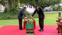 Presiden Joko Widodo (Jokowi) menyambut hangat Perdana Menteri Republik Demokratik Timor Leste, Taur Matan Ruak di Istana Kepresidenan Bogor pada Senin (13/2/2023). (Dok. Biro Pers Sekretariat Presiden)