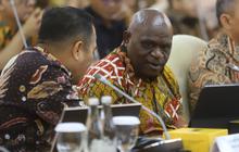 VIDEO: Teriak! Menteri HAM Pigai Bikin Rapat DPR Meriah, Ngaku Kader Gerindra Tapi Tak Ada KTA