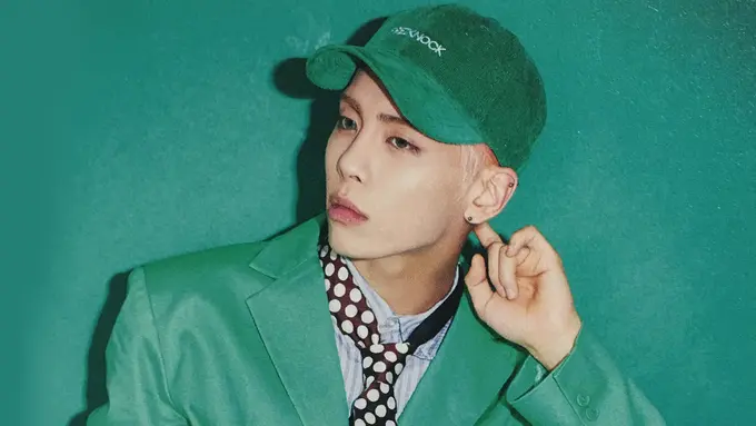 [Bintang] Selalu Di Hati, Gaya Jonghyun SHINee yang Susah Dilupain Cewek