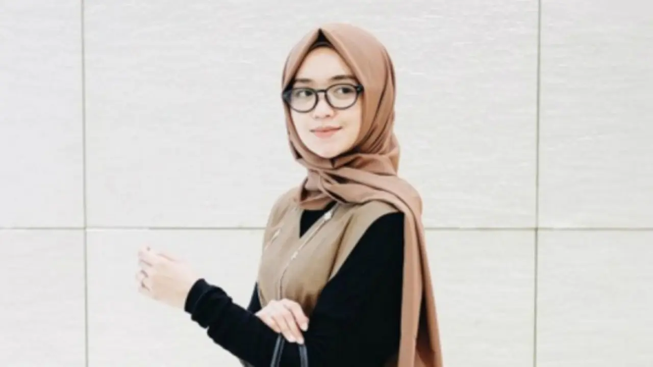 Tutorial Hijab Simpel untuk Maniskan Bulan Ramadhan