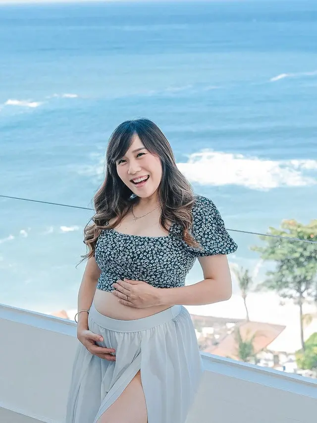 Hamil Anak Kedua, Ini 6 Potret Baby Bump Cherly Juno Eks Cherrybelle. (Sumber: Instagram/cherly7juno)