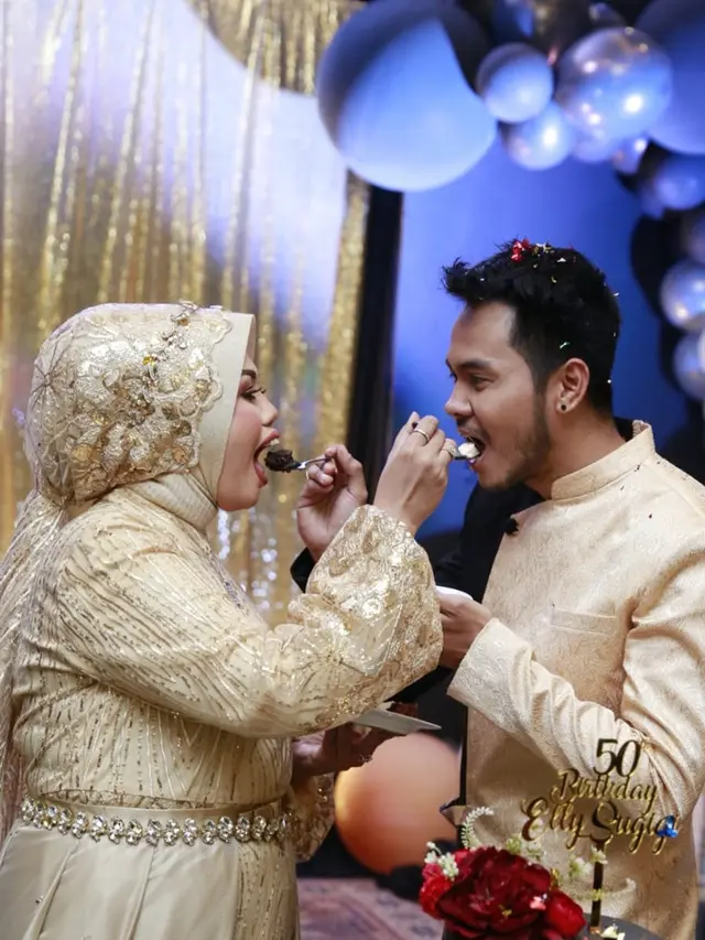 7 Momen Ulang Tahun Mewah Elly Sugigi, Dapat Kado Spesial dari Suami