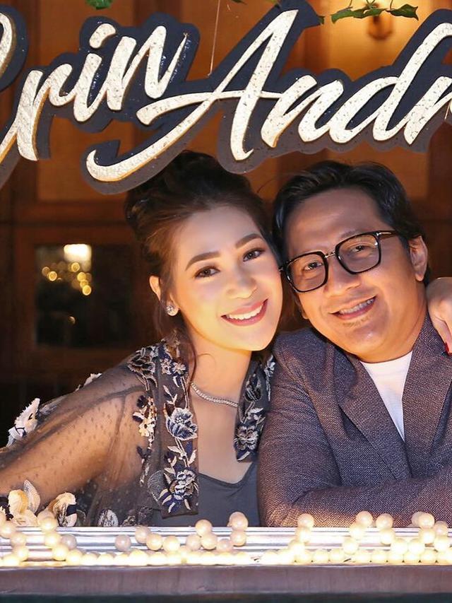 Andre Taulany bersama Istrinya, Rien Wartia Trigina