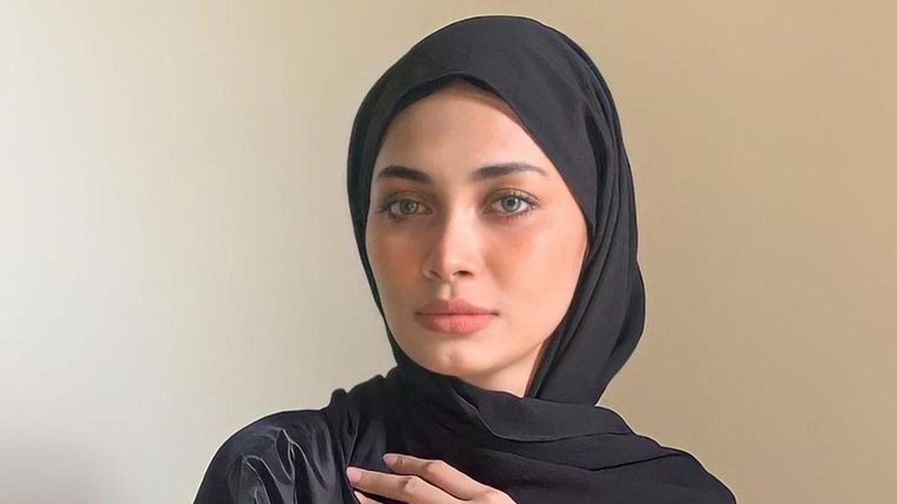 Di pernikahan yang kedua kali ini, Danisa terlihat lebih tertutup. Meski dirinya baru saja mengunggah momen bersama suami baru, Danisa enggan mengungkap siapa sosok suaminya.
