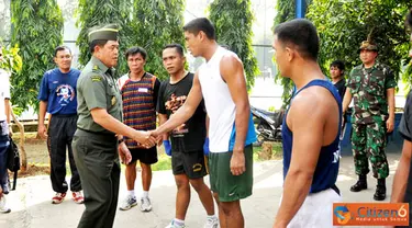 Citizen6, Jakarta: Mayor Jenderal TNI Hambali Hanafiah selaku Ketua Komite Olahraga Militer Indonesia (KOMI) mengunjungi pusat pelatihan Tinju, Anggar dan Menembak, yang berada di Cilandak dan Senayan (Pengirim: Badarudin Bakri)