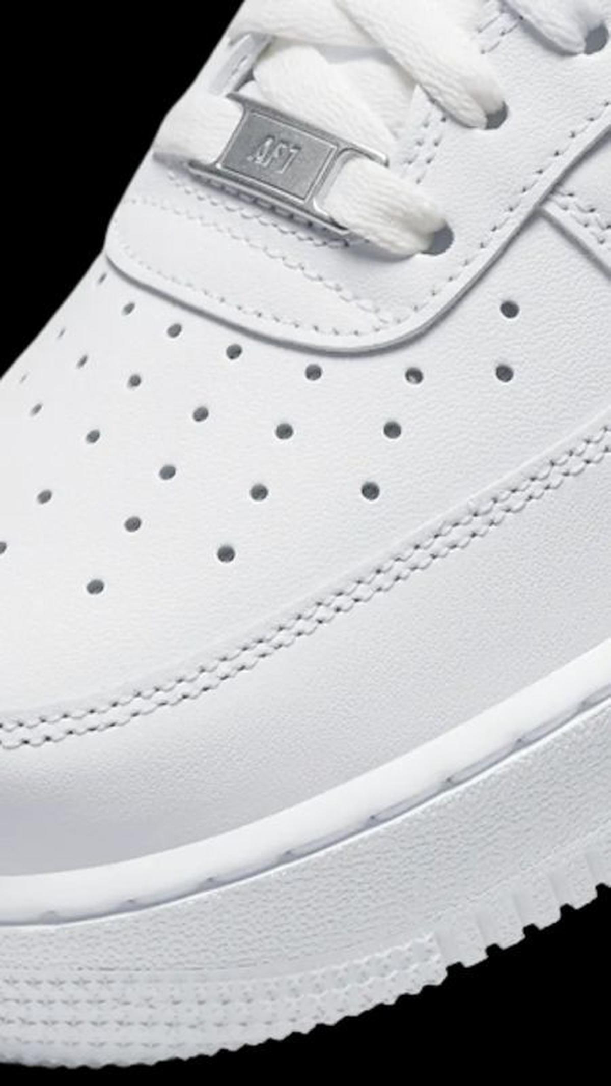 <b>Nike Air Force Warna Putih</b>