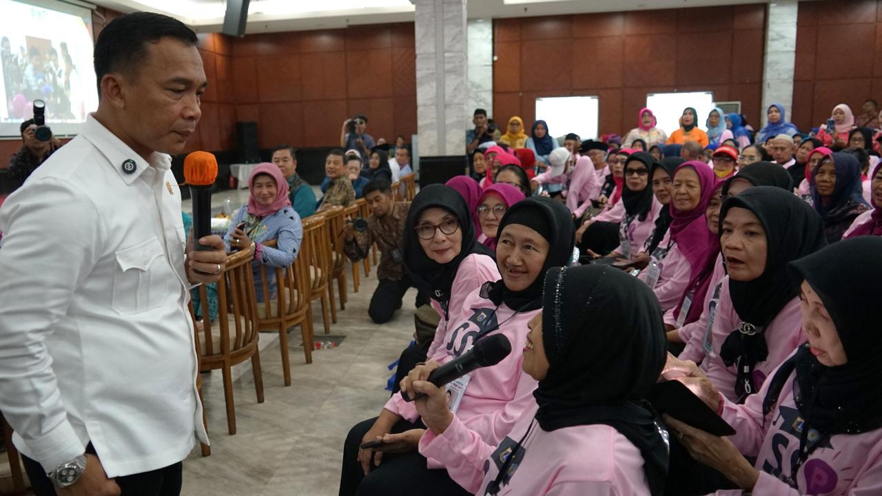Buka Gebyar Sekolah Lansia Online 'Pintar', Menteri Wihaji: Atasi Kesendirian dan Kekosongan Hidup