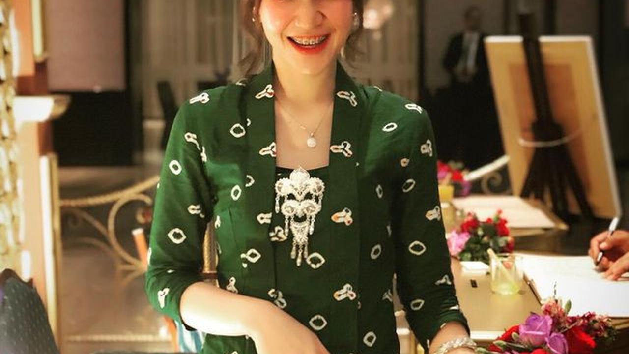 Potret Putri Sirty Cikita Sabunge dalam Balutan Kebaya, Polwan yang Viral karena Tegur Orang yang Sedang Makan