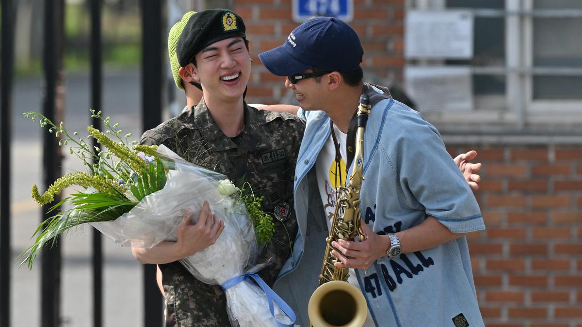 15 Artis Korea yang Selesai Wamil di 2025: Siap Kembali Guncang Industri Hiburan