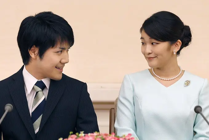 Putri Mako dan tunangannya Kei Komuro akan menikah tahun depan