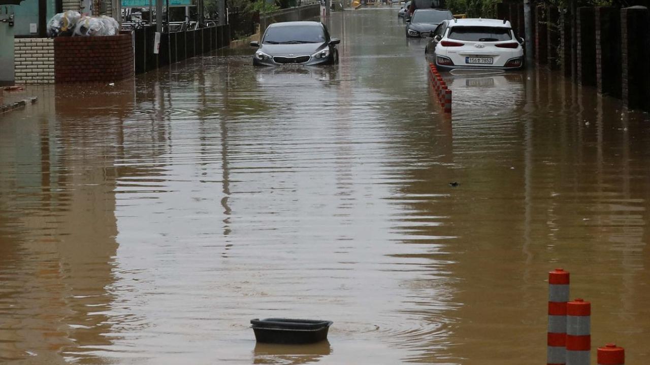 Sejumlah kota Korea Selatan terkena dampaknya seperti di antaranya Busan, Gunwi, Changwon dan Ulsan yang dilanda terjangan banjir hingga tanah longsor.