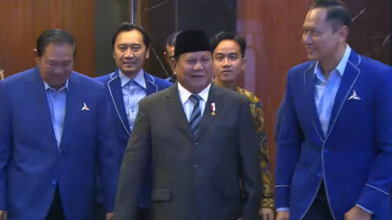 Kelakar Prabowo: Nampaknya Jadi Ketum Demokrat Harus Tinggi, Pak Bahlil Sudah Benar di Golkar