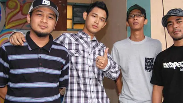 Bondan Prakoso & Fade 2 Black