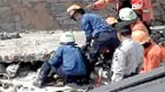 Seorang pekerja tewas tertimpa tembok bangunan yang runtuh di Jalan Bendi, Tanah Kusir, Jaksel. Dua pekerja lainnya berhasil diselamatkan.