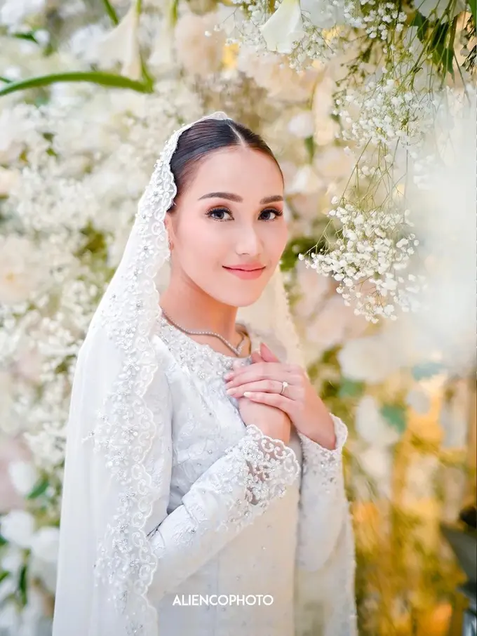 6 Gaya Ayu Ting Ting Pakai Busana Rancangan Ayung berinda hingga Hari Pertunangannya