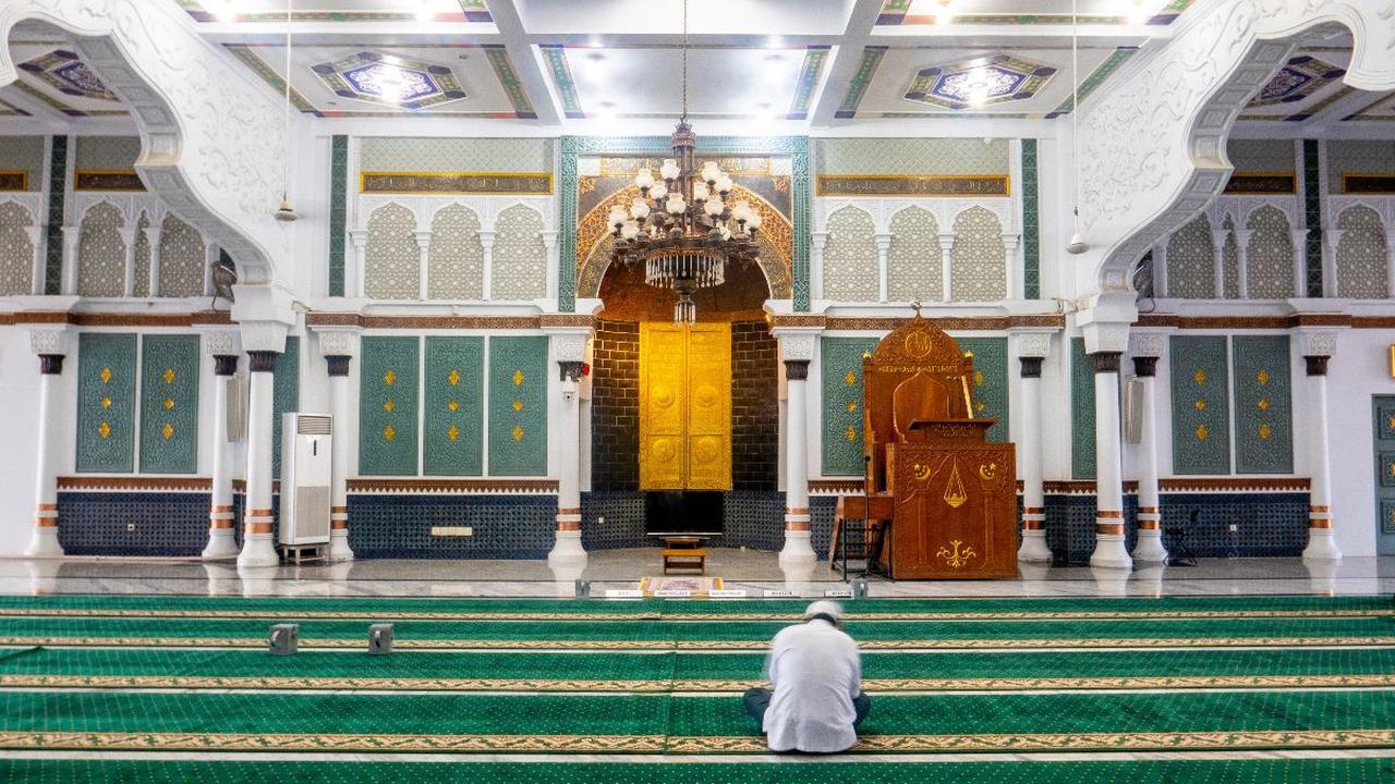7. Sujud dengan Tuma'ninah