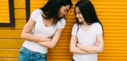 Sahabat Fimela, membimbing remaja dalam mengambil keputusan bukan berarti harus memberikan jawaban atas masalah mereka.   [Dok/freepik.com/teksomolika]