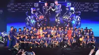Pembalap Yamaha, Valentino Rossi mendapat kejutan di Vietnam (Twitter)